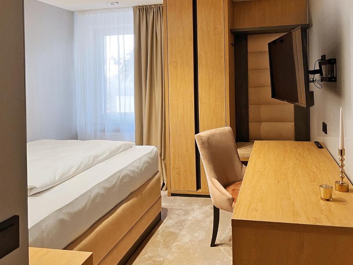 Dormero Hotel Ройтлинген Екстериор снимка