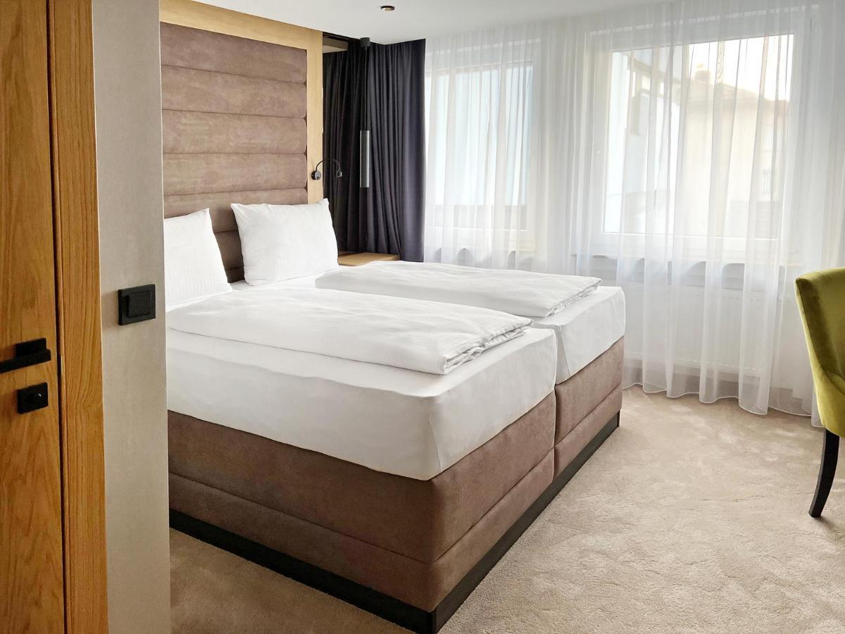 Dormero Hotel Ройтлинген Екстериор снимка
