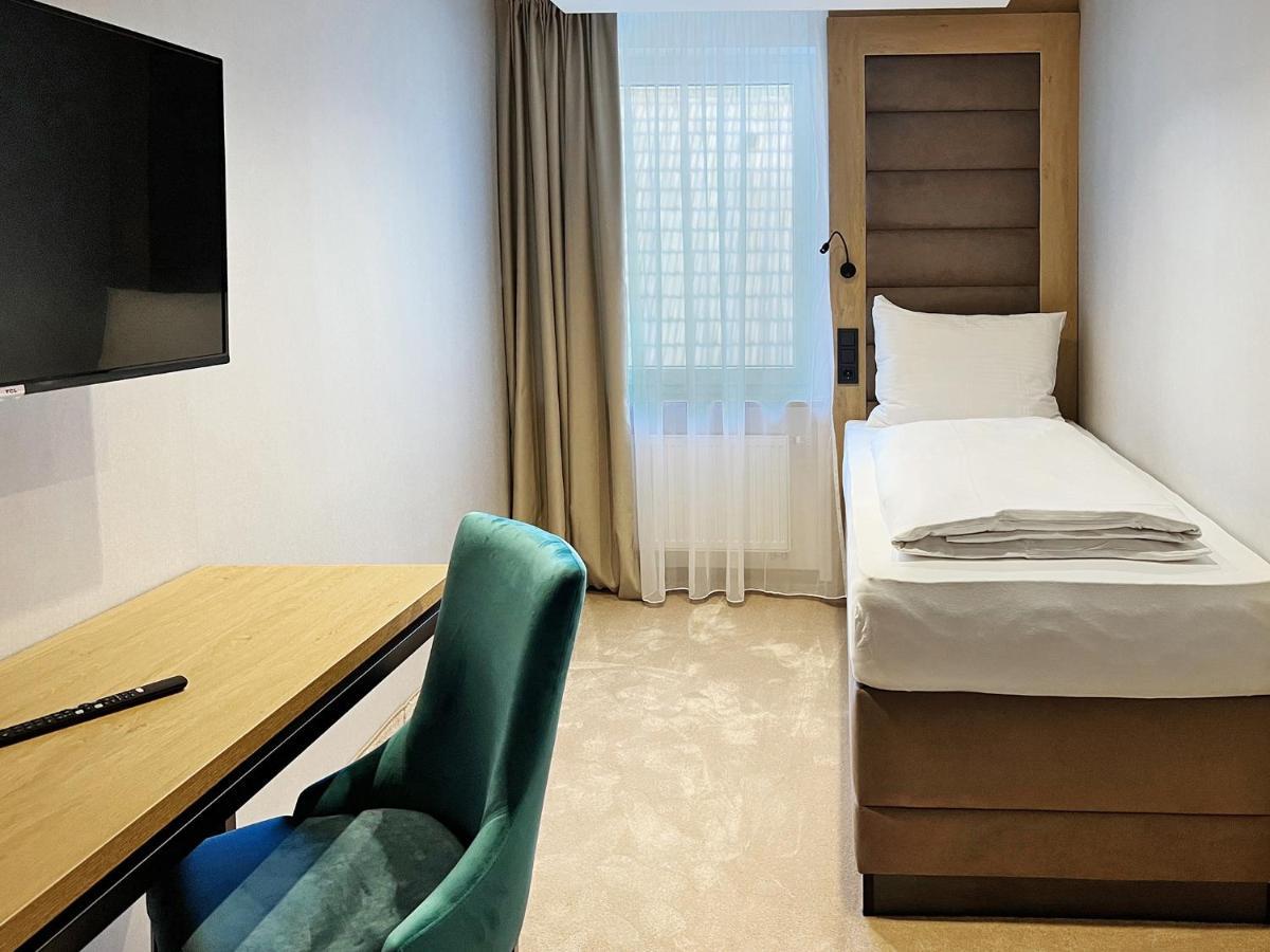 Dormero Hotel Ройтлинген Екстериор снимка