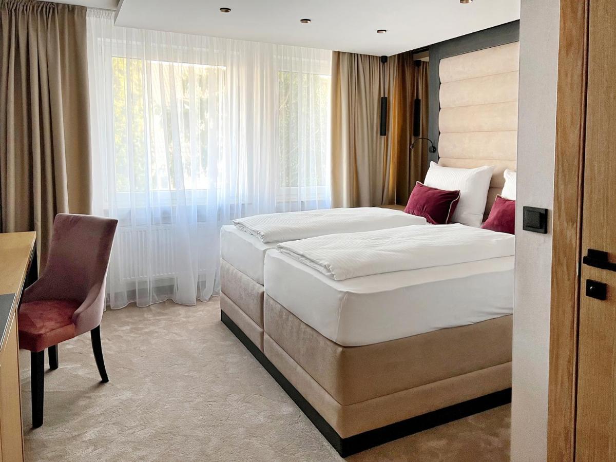 Dormero Hotel Ройтлинген Екстериор снимка